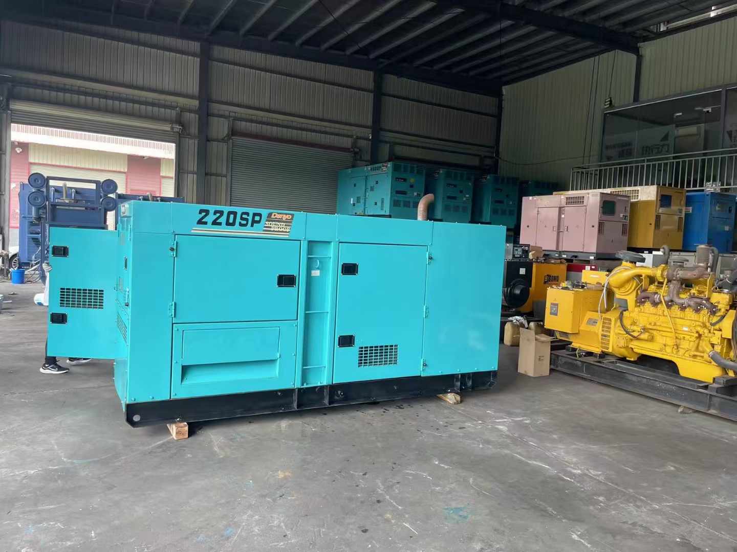 乳源柴油发电机组长期不间断运行时，如何监控其温度和压力？