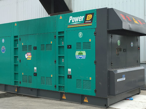 乳源升级发电机组的过程中需要注意哪些安全事项？